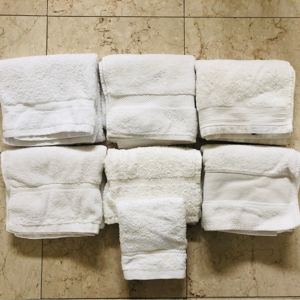 6 Hand Towels and 2 Wash Cloth